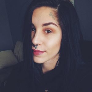 Meet your Posher, Elissa